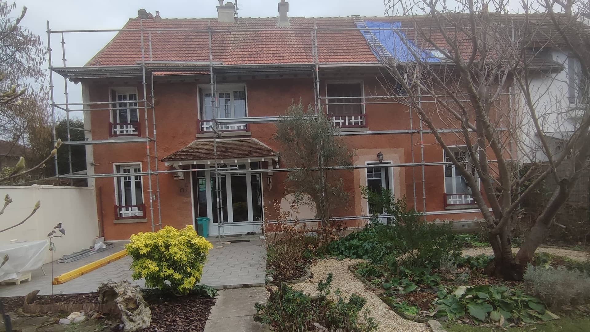 Réfection de chéneau en Seine-et-Marne · Toiture de France